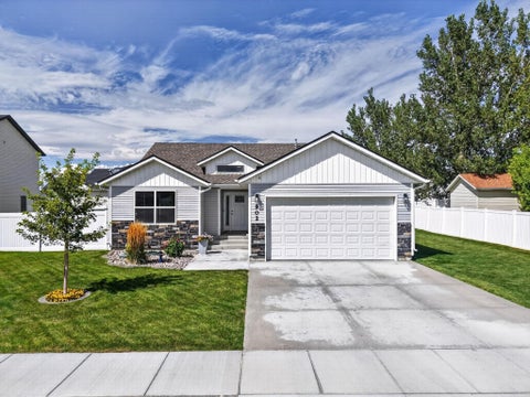 Homes For Sale - 902 Alpine Dr<br/> Chubbuck, ID 83202