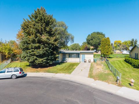 Photo of 1074 Northgate Dr, Pocatello, ID 83201 (MLS # 580888)