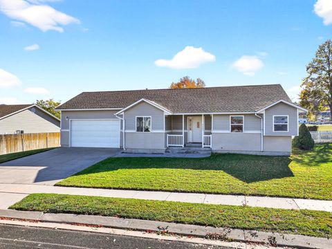 Photo of 5067 Arapahoe St, Pocatello, ID 83204 (MLS # 580992)