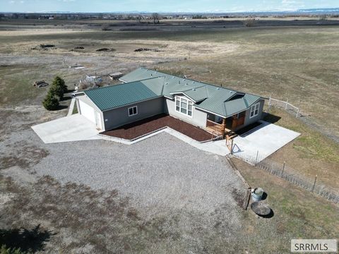 Photo of 2821 E 700 N, St. Anthony, ID 83445 (MLS # 579221)