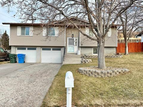 Photo of 1920 Syringa St, Pocatello, ID 83201 (MLS # 581461)