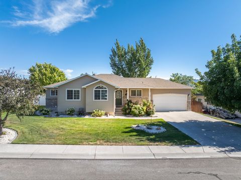 Photo of 827 Mountain Park Rd, Pocatello, ID 83202 (MLS # 580247)