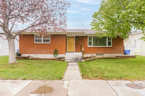 Photo of 726 N Hayes Ave, Pocatello, ID 83204 (MLS # 582310)