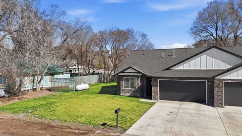 Homes For Sale - 73 SW Evans Ave<br/> Malad City, ID 83252