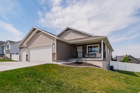 Photo of 1474 Foxmore ST, Pocatello, ID 83204 (MLS # 582450)