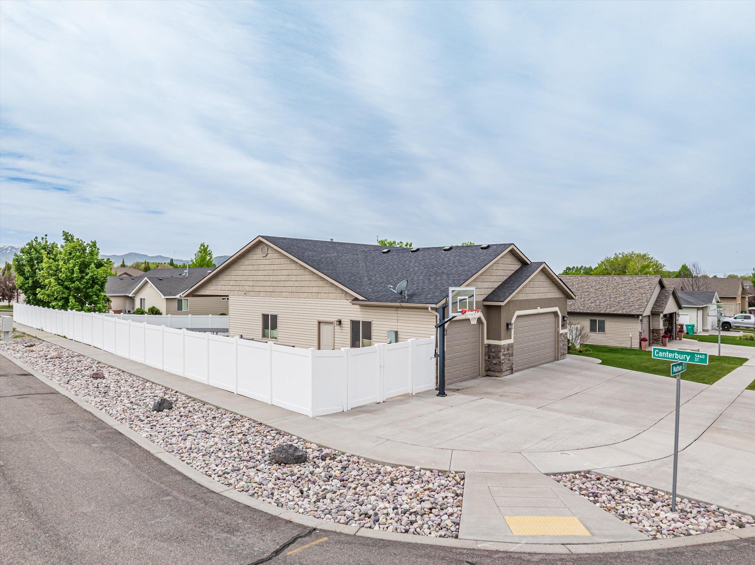 607 Nathan Lane, Chubbuck, Idaho image 3