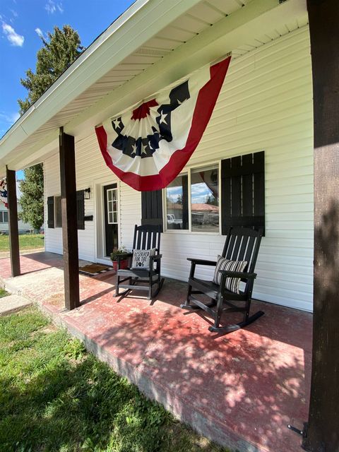 Homes For Sale - 1032 Monroe Street<br/> Montpelier, ID 83254