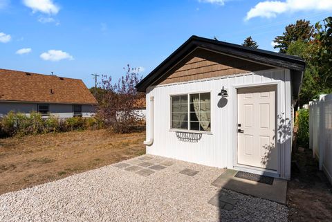 Photo of 415 8th St, Idaho Falls, ID 83401 (MLS # 580680)