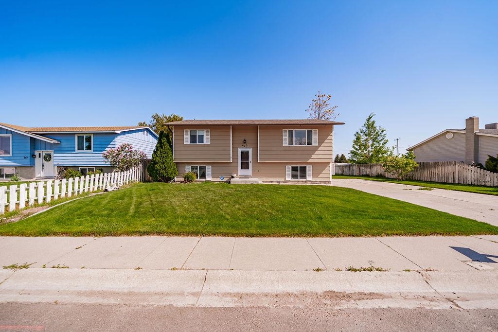 630 Canal St, Chubbuck, Idaho image 1