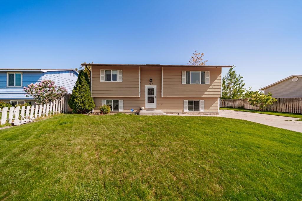 630 Canal St, Chubbuck, Idaho image 2