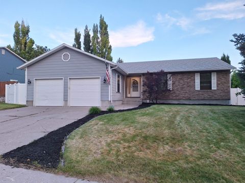 Photo of 2175 Butte St, Pocatello, ID 83201 (MLS # 579771)