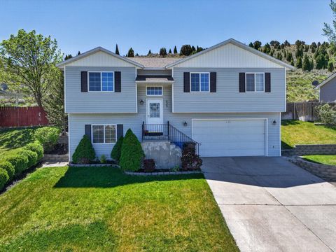 Photo of 635 Canyon Dr, Pocatello, ID 83204 (MLS # 582547)