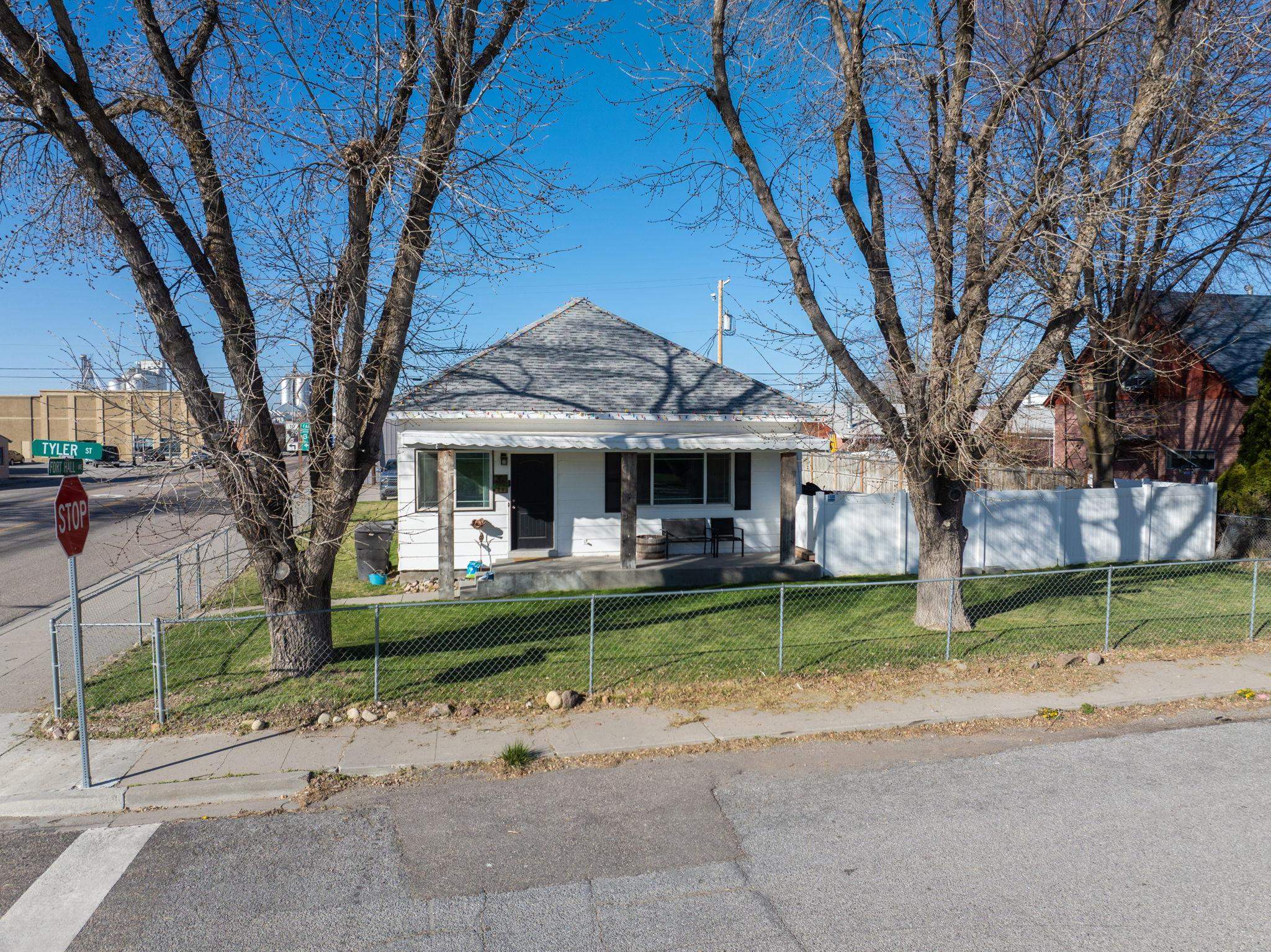 203 Tyler Street, American Falls, Idaho image 1