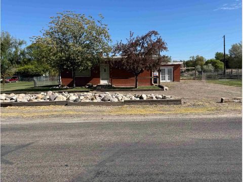 Photo of 1947 E 4th Ave, Twin Falls, ID 83301 (MLS # 582371)