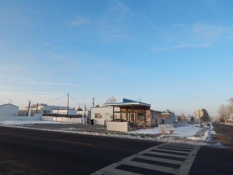 Photo of 404 Lincoln St, American Falls, ID 83211 (MLS # 581429)