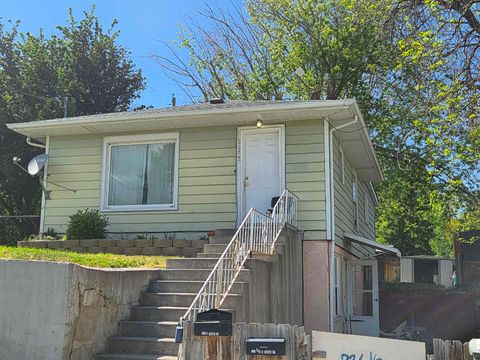 Photo of 926 W Young St, Pocatello, ID 83204 (MLS # 582597)