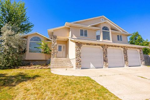 Photo of 1675 Foxmore St, Pocatello, ID 83204 (MLS # 579993)