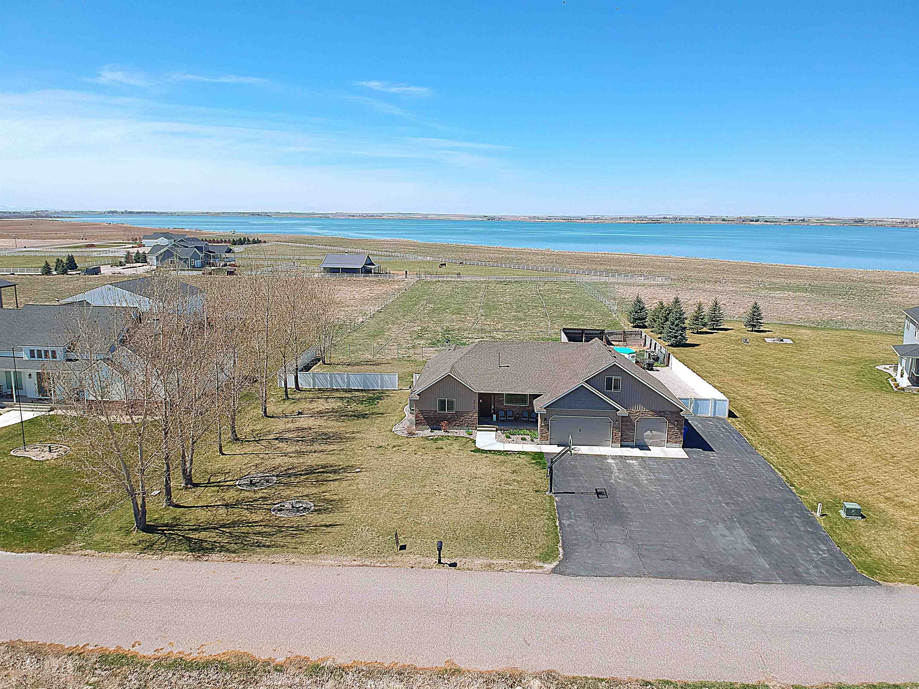 2513 S Bay Place, American Falls, Idaho image 2
