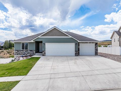 Photo of 1459 Foxmore St, Pocatello, ID 83204 (MLS # 580282)