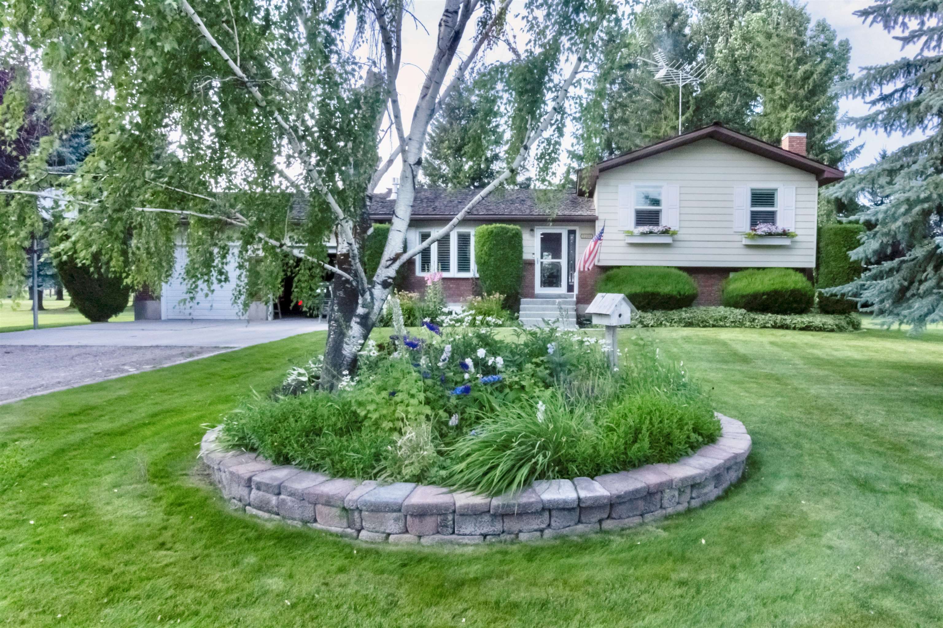 2208 W 4200 S, Rexburg, Idaho image 1