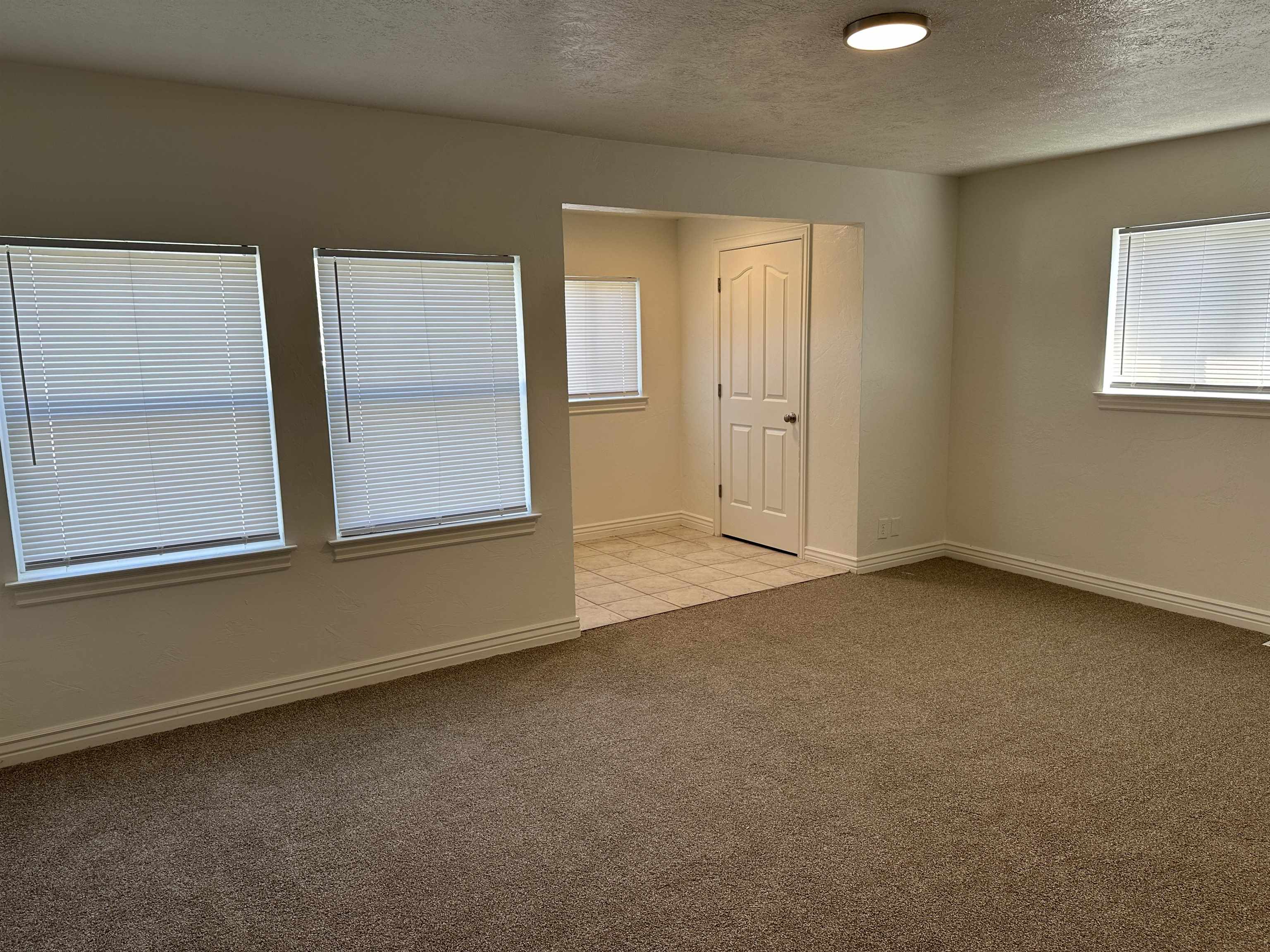 365 Willard Ave, Pocatello, Idaho image 2