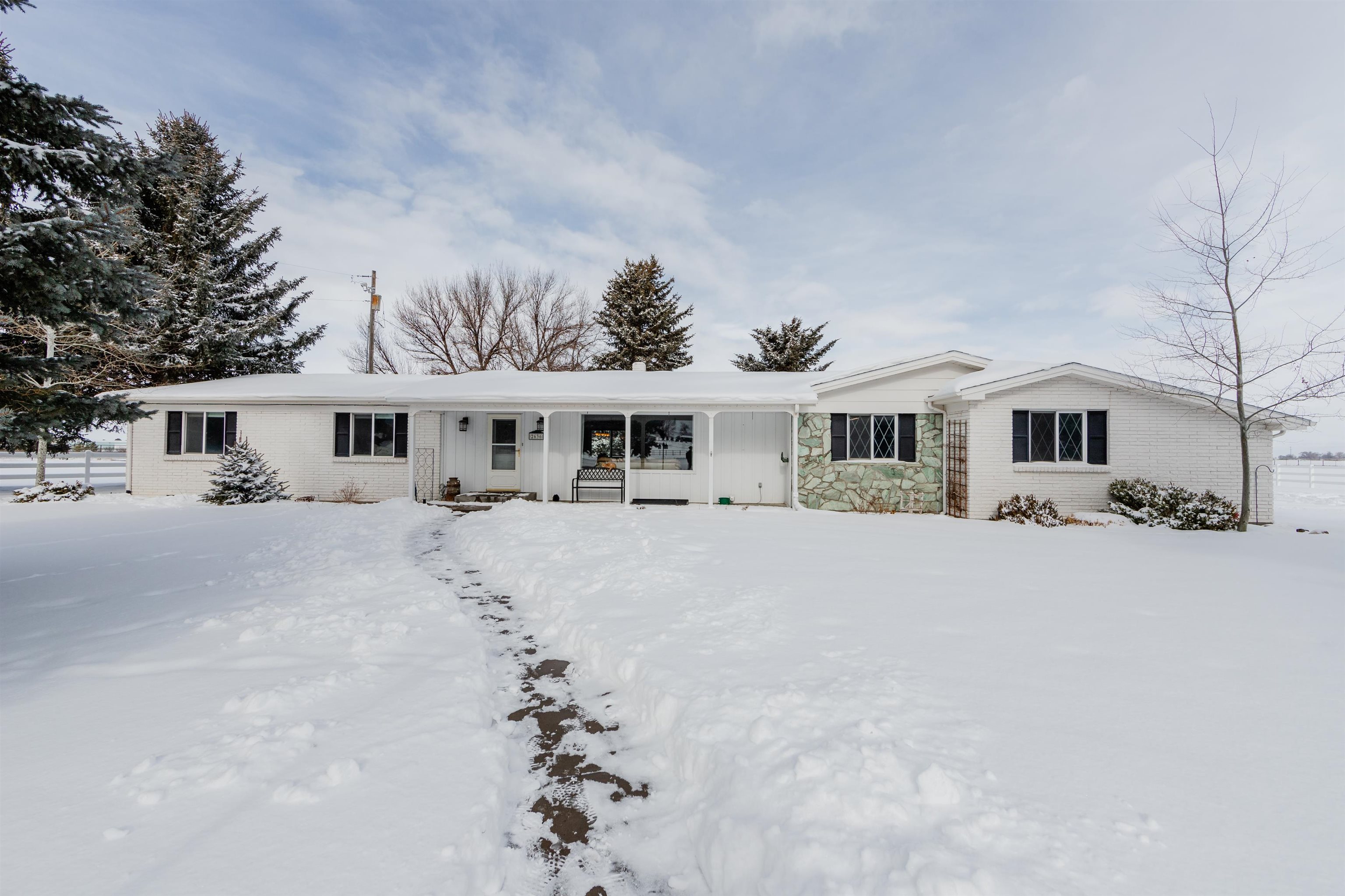 2636 Lakeview Road, American Falls, Idaho image 1