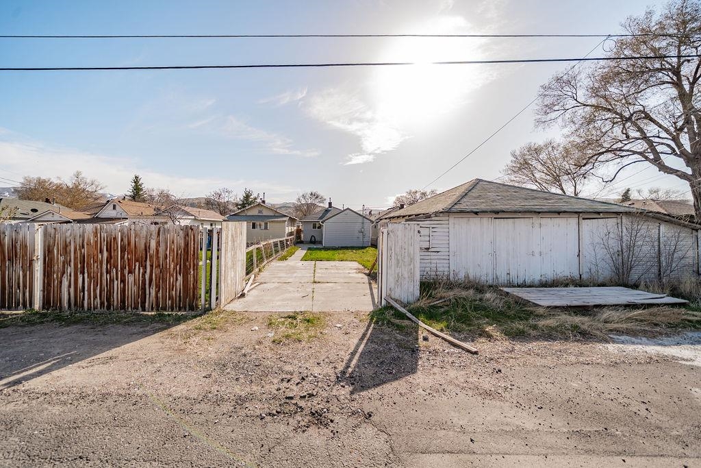 1142 N Harrison Ave, Pocatello, Idaho image 33