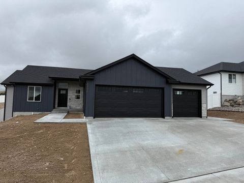 Photo of 2338 Greenfield Dr, Pocatello, ID 83201 (MLS # 581846)