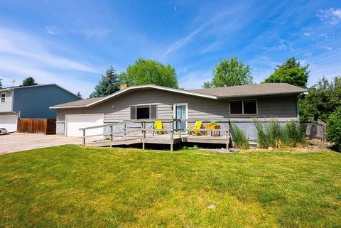 Homes For Sale - 5165 Cole Street<br/> Chubbuck, ID 83202