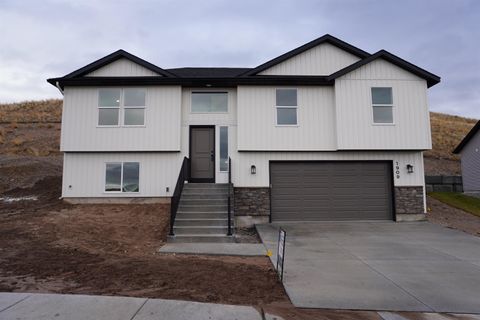 Photo of 1909 E Lander St, Pocatello, ID 83201 (MLS # 581154)