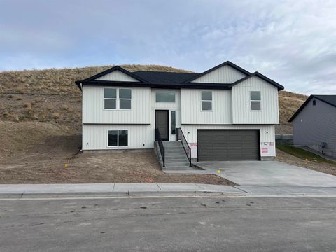 Photo of 1909 E Lander St, Pocatello, ID 83201 (MLS # 581154)