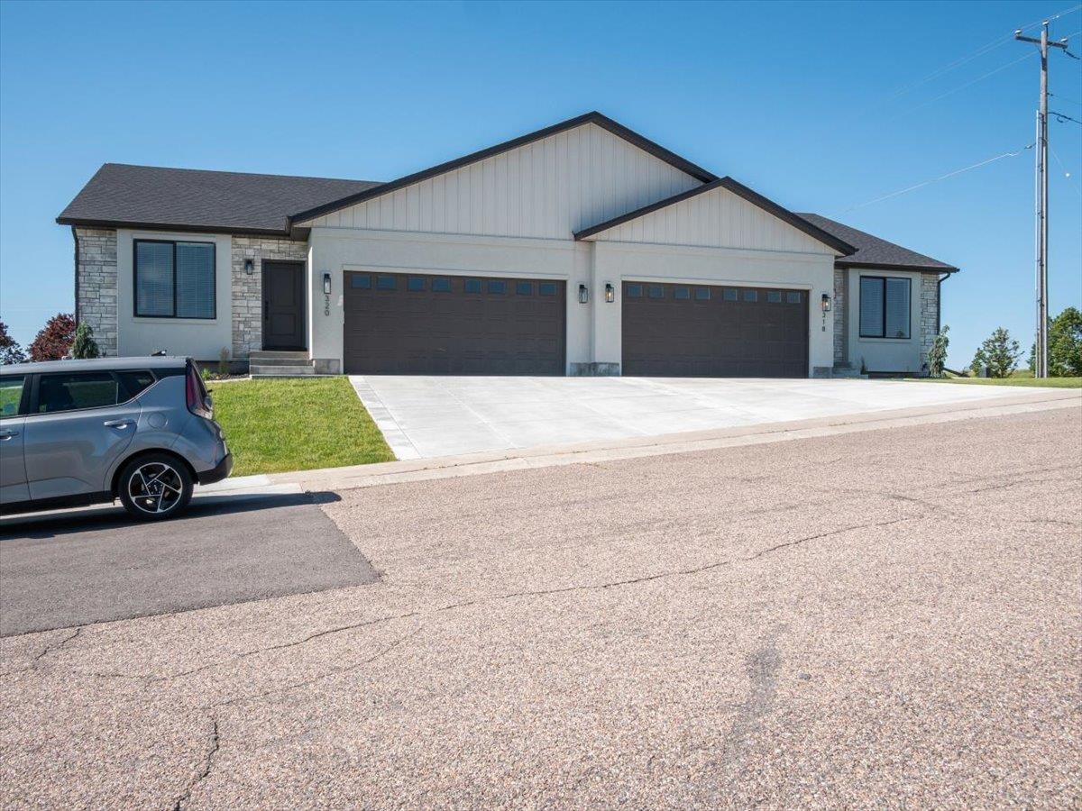 318 Lakeview Blvd, American Falls, Idaho image 2