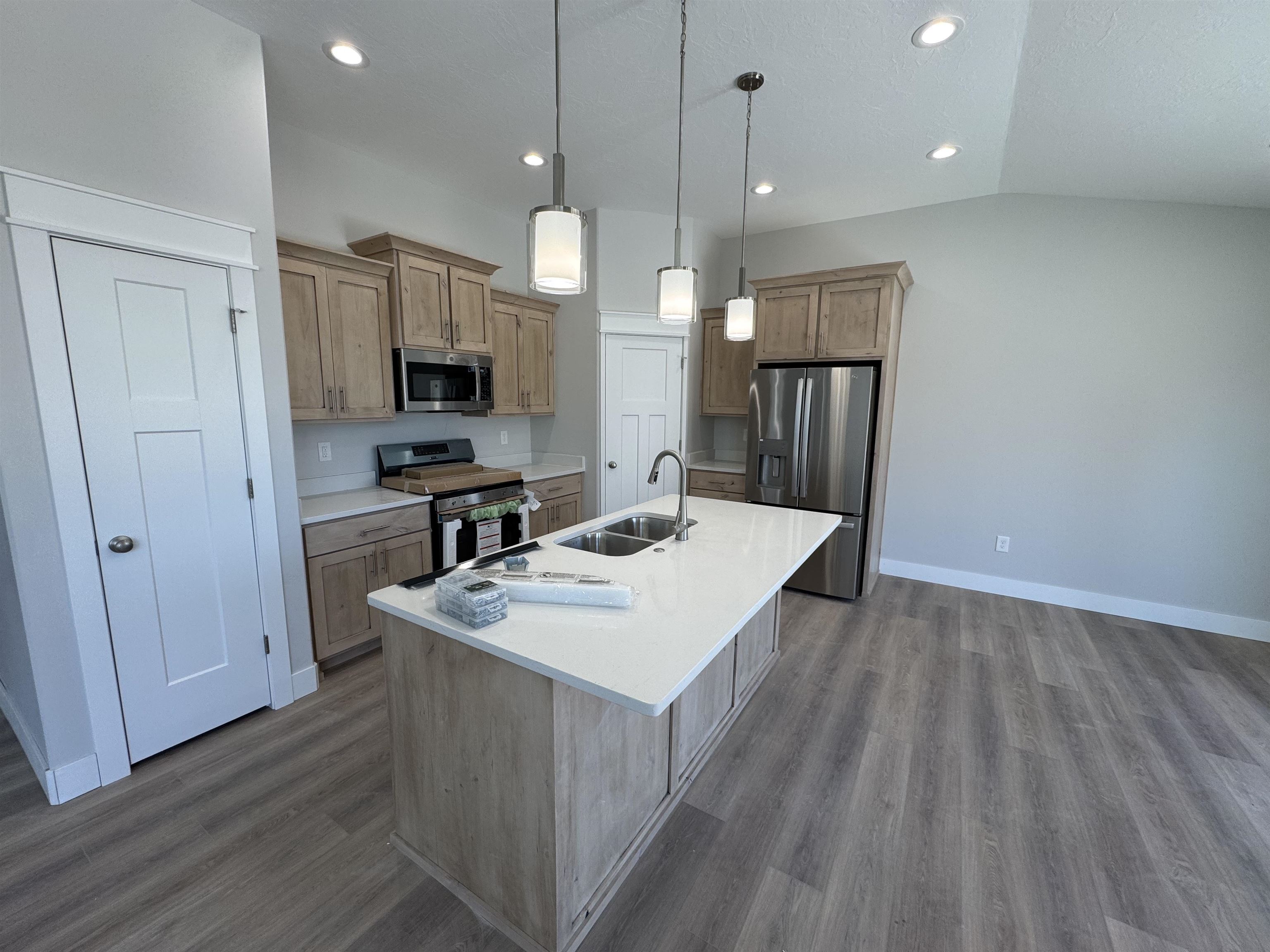 401 Wind River, Shelley, Idaho image 2