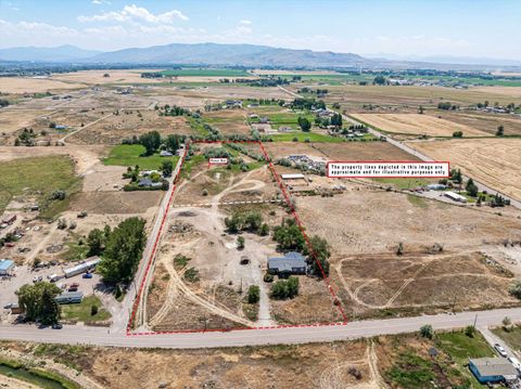 Photo of 386 Cutshults, Pocatello, ID 83202 (MLS # 580047)