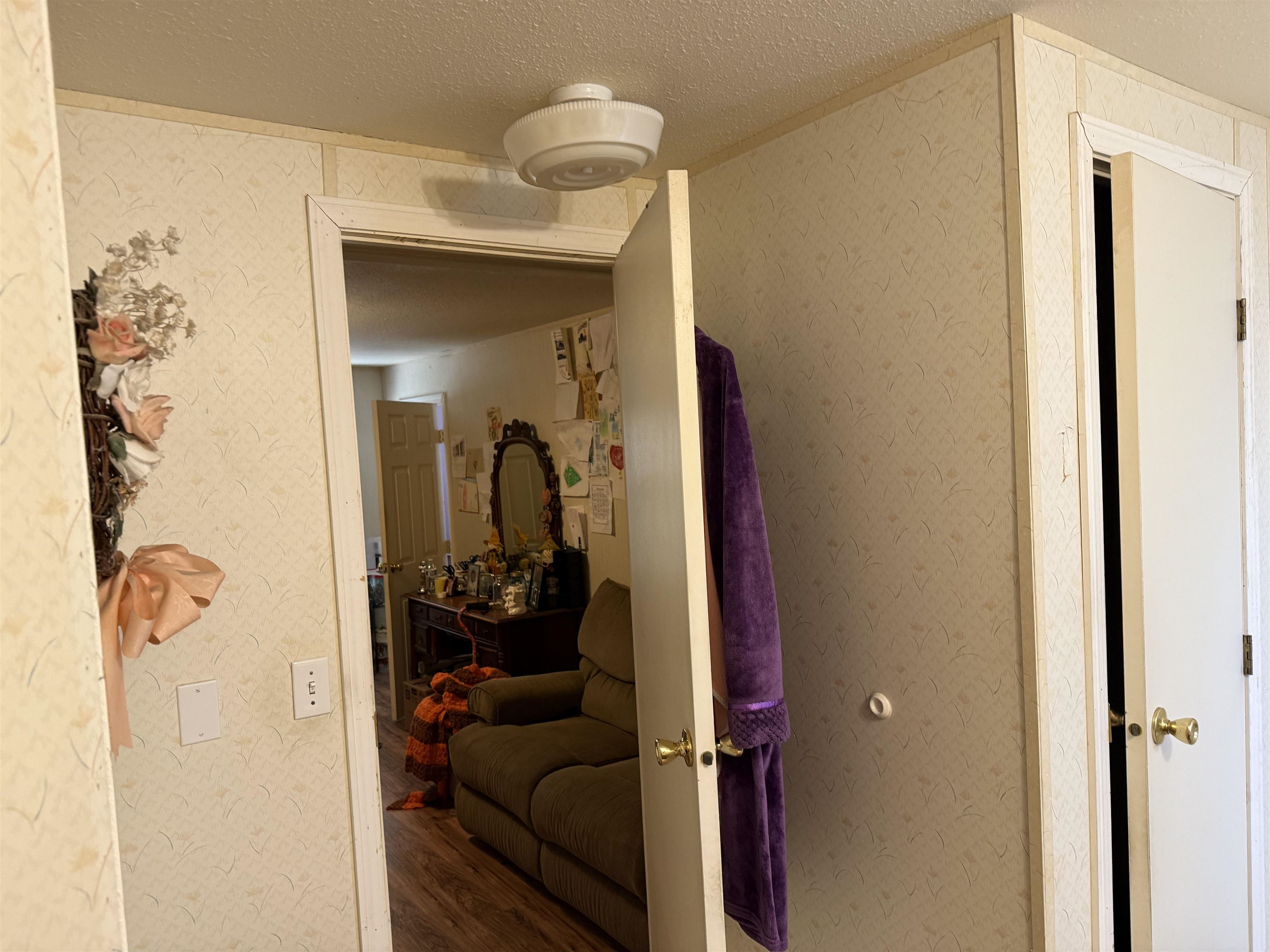 235 S Oregon Trail, American Falls, Idaho image 32