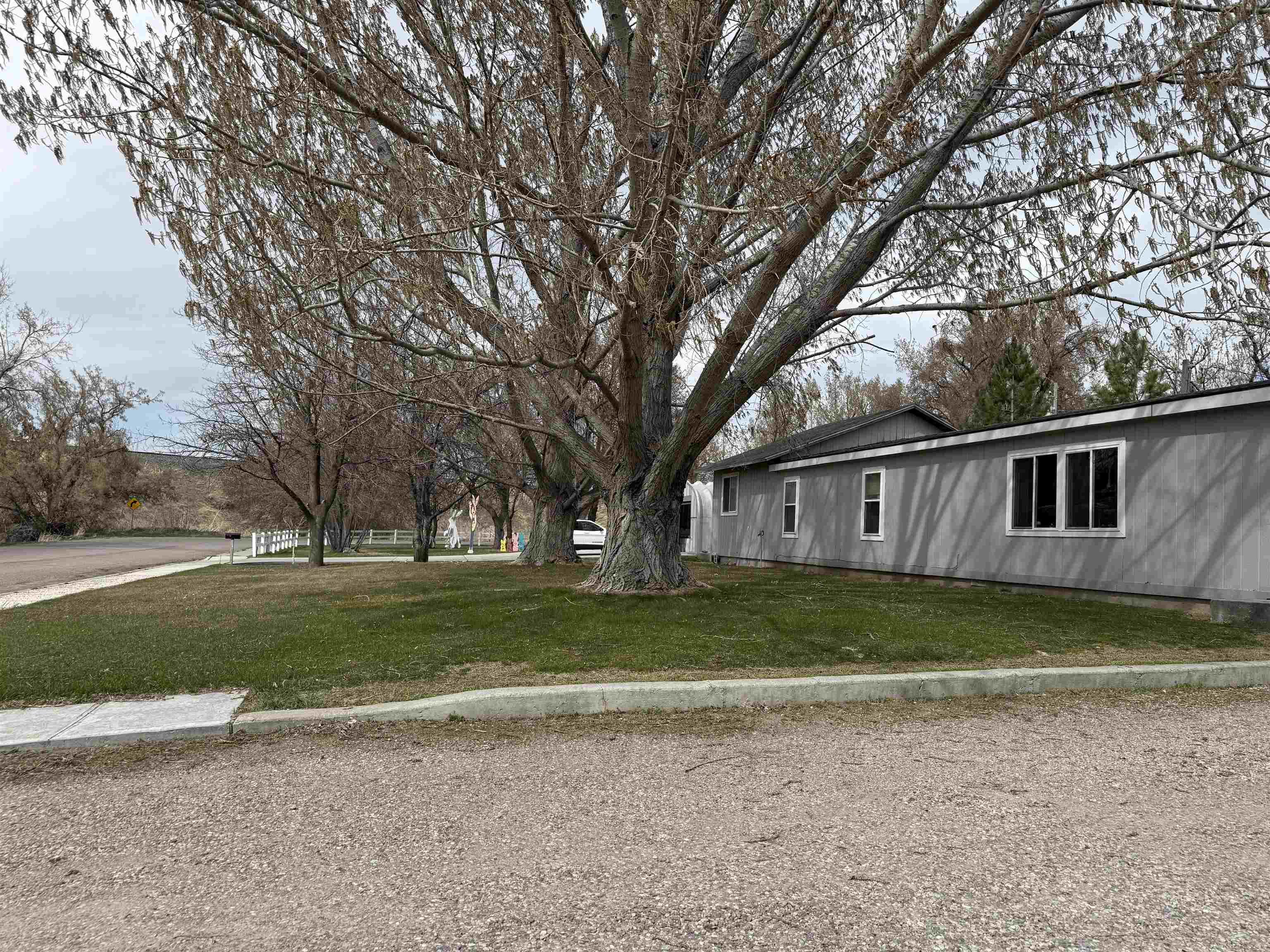 235 S Oregon Trail, American Falls, Idaho image 8