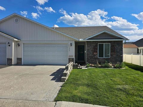 Photo of 1259 Wright Ave, Pocatello, ID 83202 (MLS # 582486)