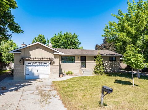 Photo of 33 Temple Ave, Pocatello, ID 83201 (MLS # 579649)