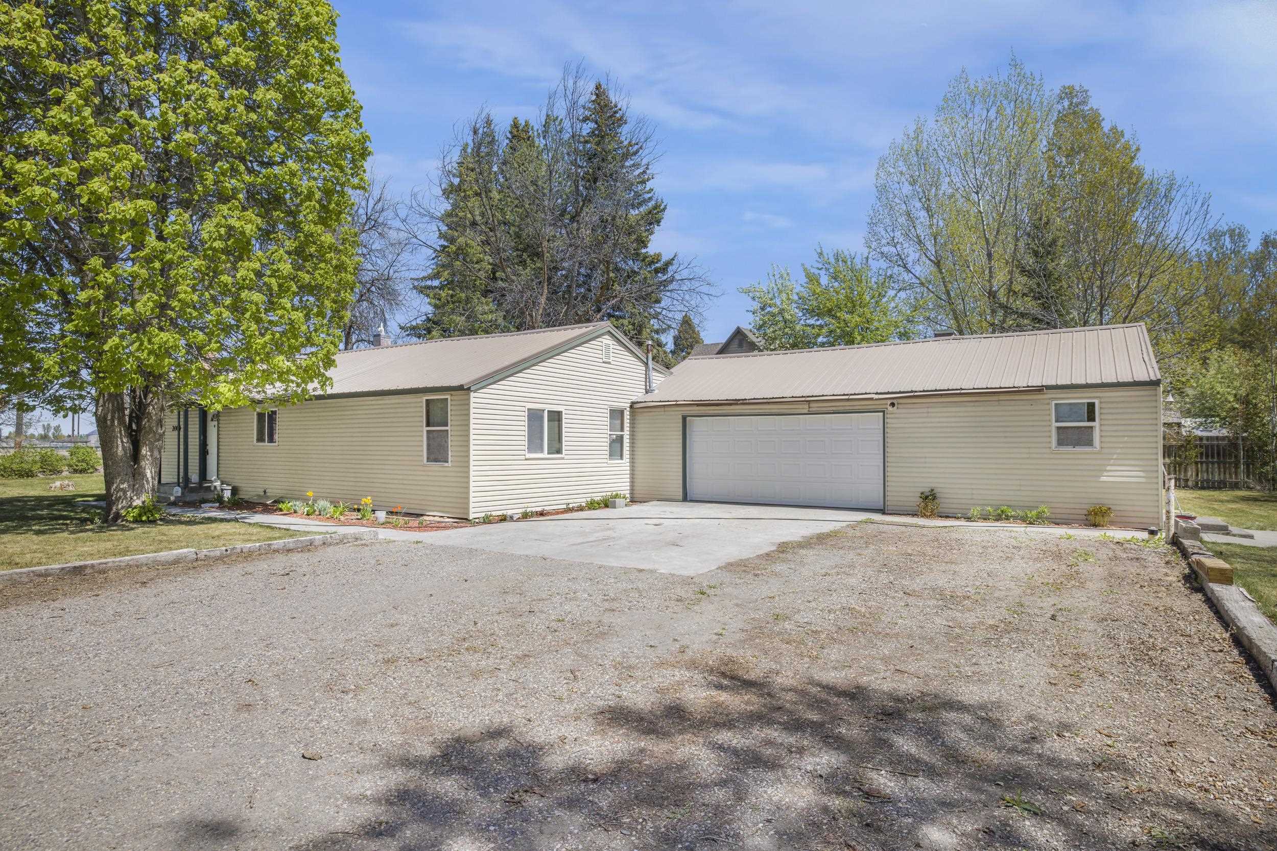 2084 Lawrence Ln, Blackfoot, Idaho image 3
