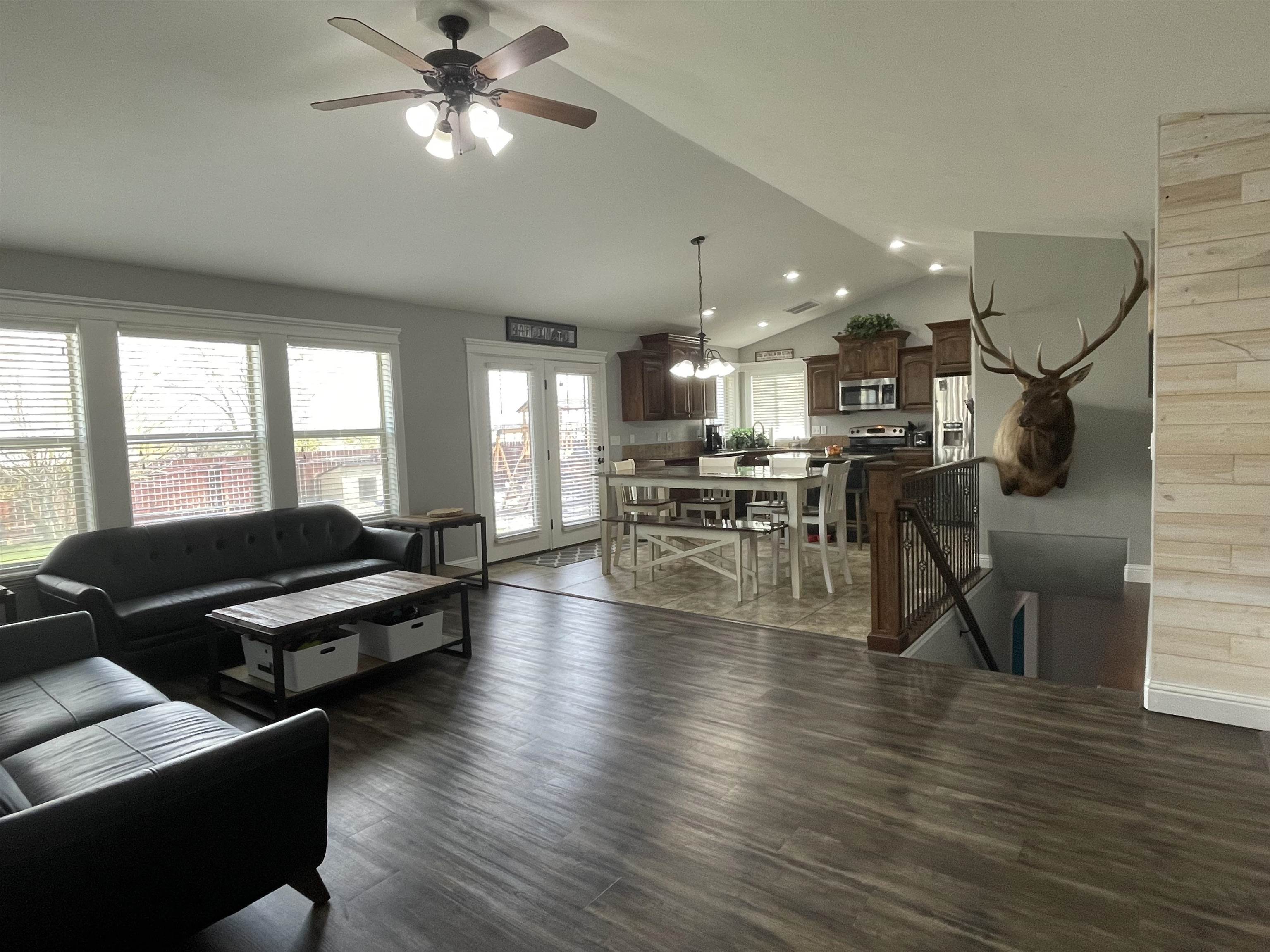 2185 Lawrence Lane, Blackfoot, Idaho image 2