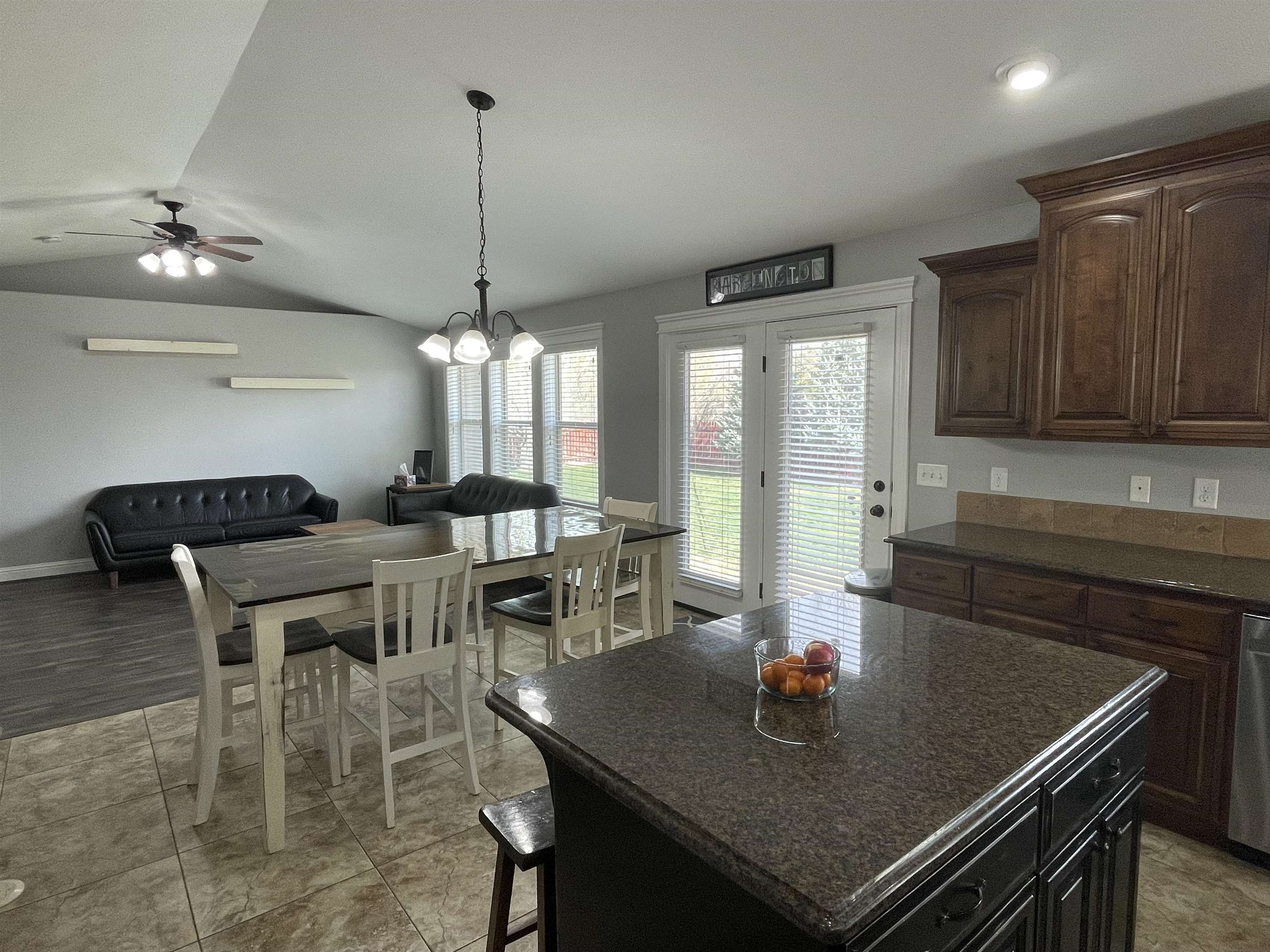 2185 Lawrence Lane, Blackfoot, Idaho image 13