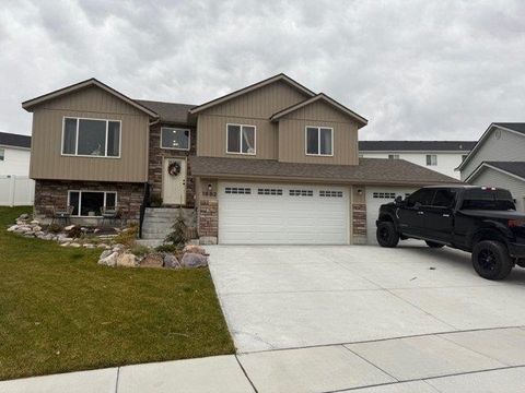 Photo of 1882 Brock Dr, Pocatello, ID 83202 (MLS # 581306)