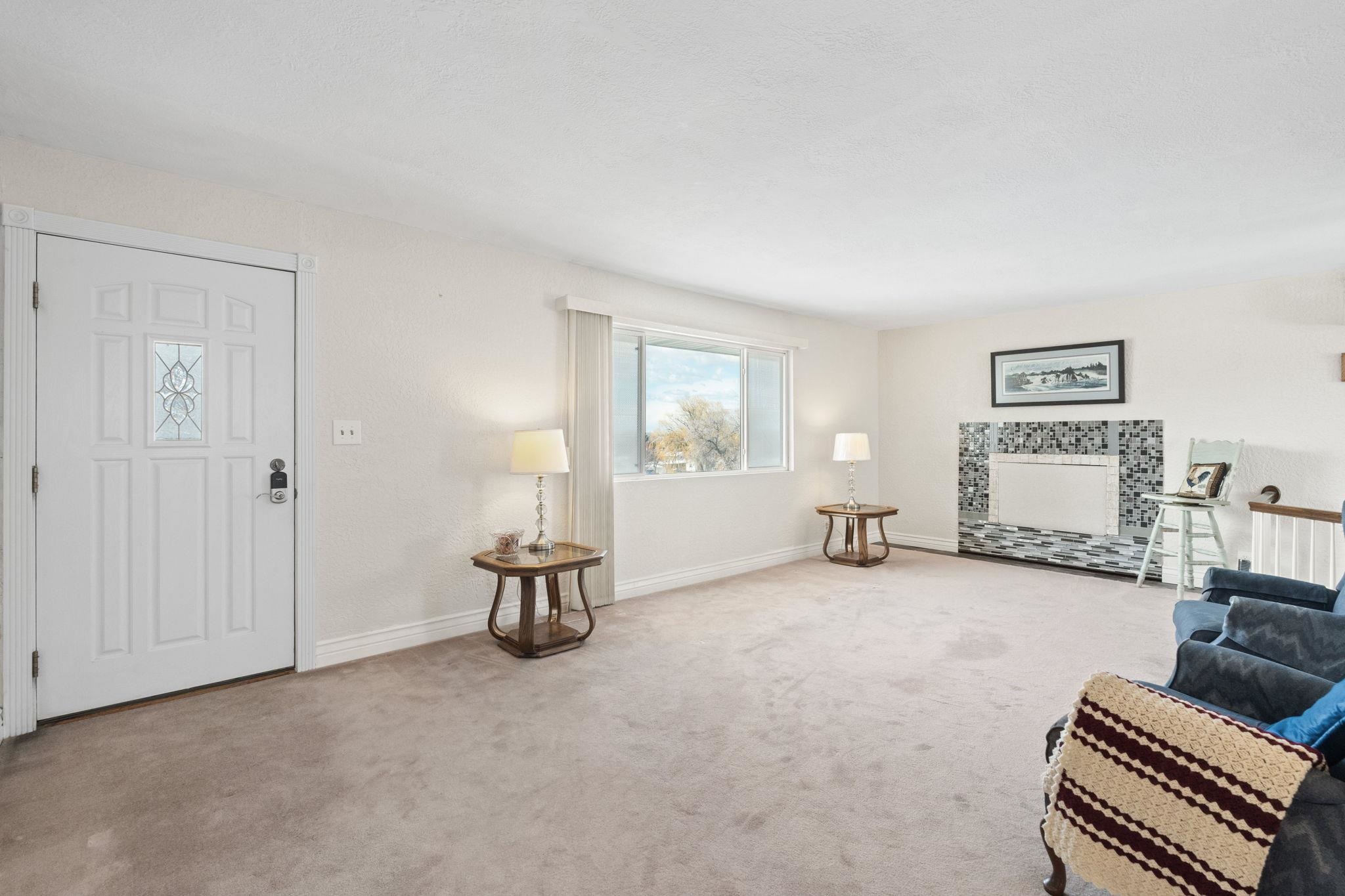 537 E Park St, American Falls, Idaho image 3
