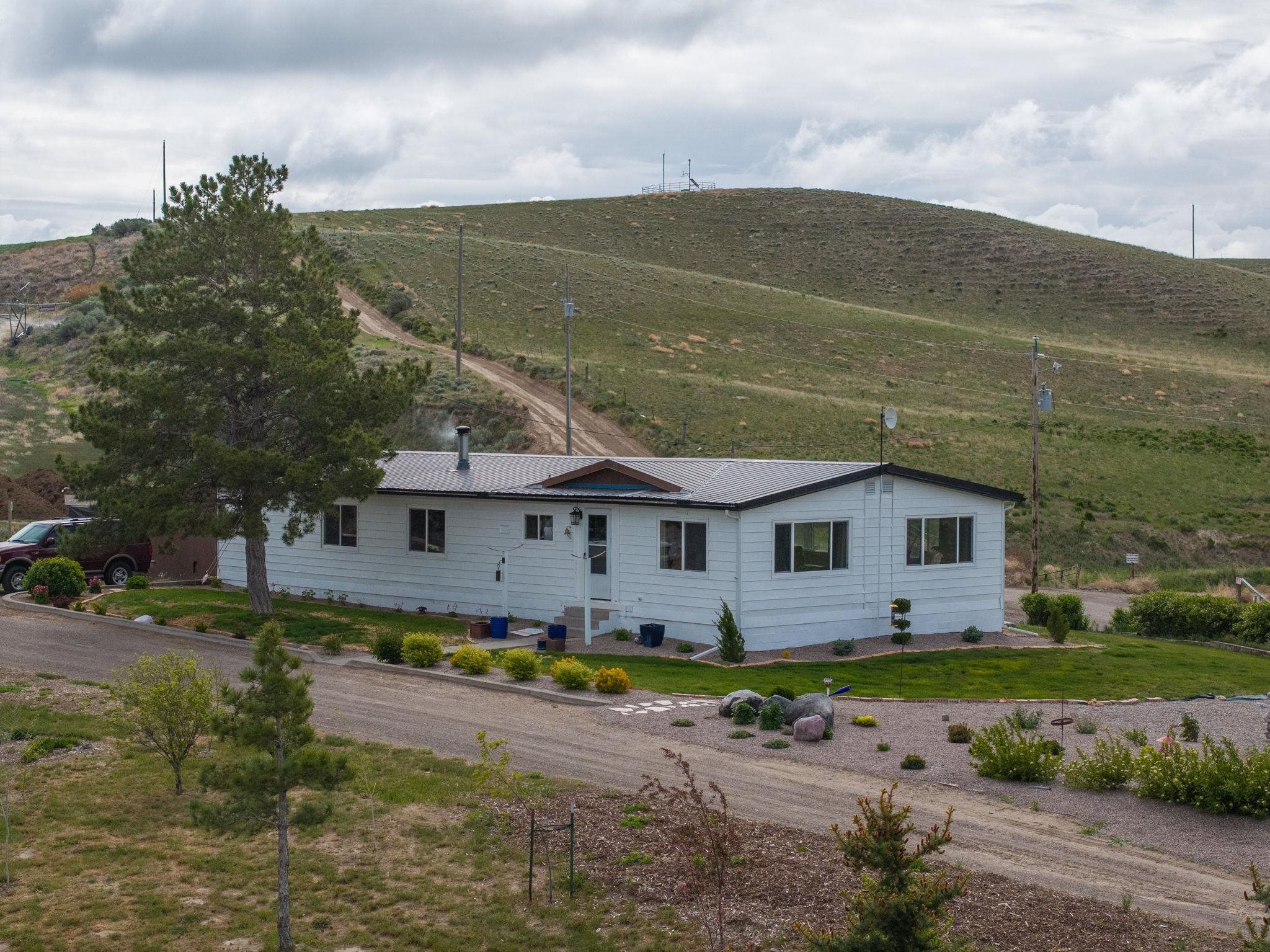 2253 Barnes Road, American Falls, Idaho image 1