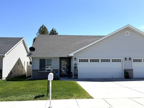 Homes For Sale - 586 Gwen Loop<br/> Bingham County, Blackfoot, ID 83221