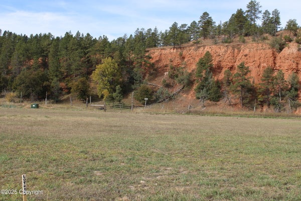 211 E OAK ST, SUNDANCE, WY 82729 - Image dec76331f5a2357e37d71add818ecf4e/1912220863