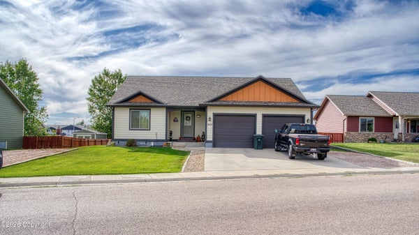 625 ARCADIA AVE, GILLETTE, WY 82716 - Image dfc98b8e1636b280d610a0b7883f28fa/3747578056