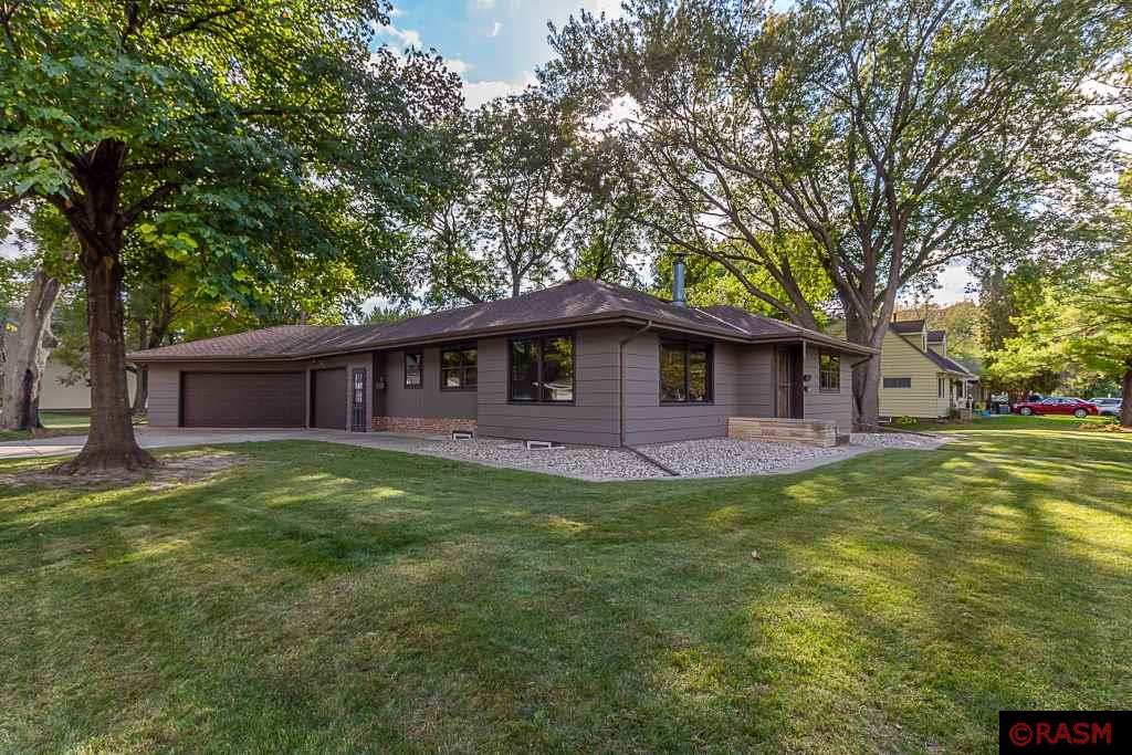 Photo 1 of 40 — 605 Lakeview Avenue, North Mankato, MN 56003