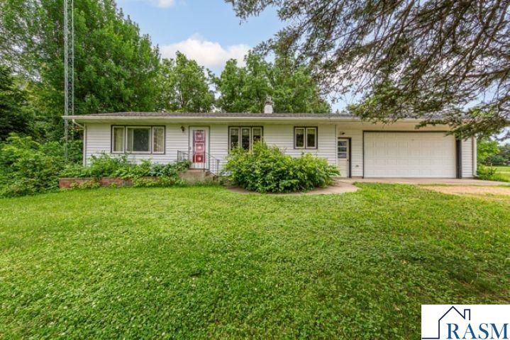 52621 Valley View Circle