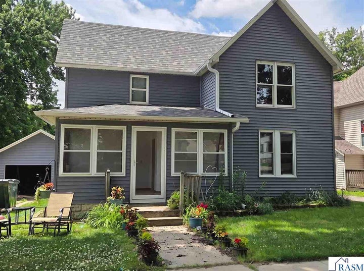 Photo 1 of 42 — 620 S Main Street, Blue Earth, MN 56013